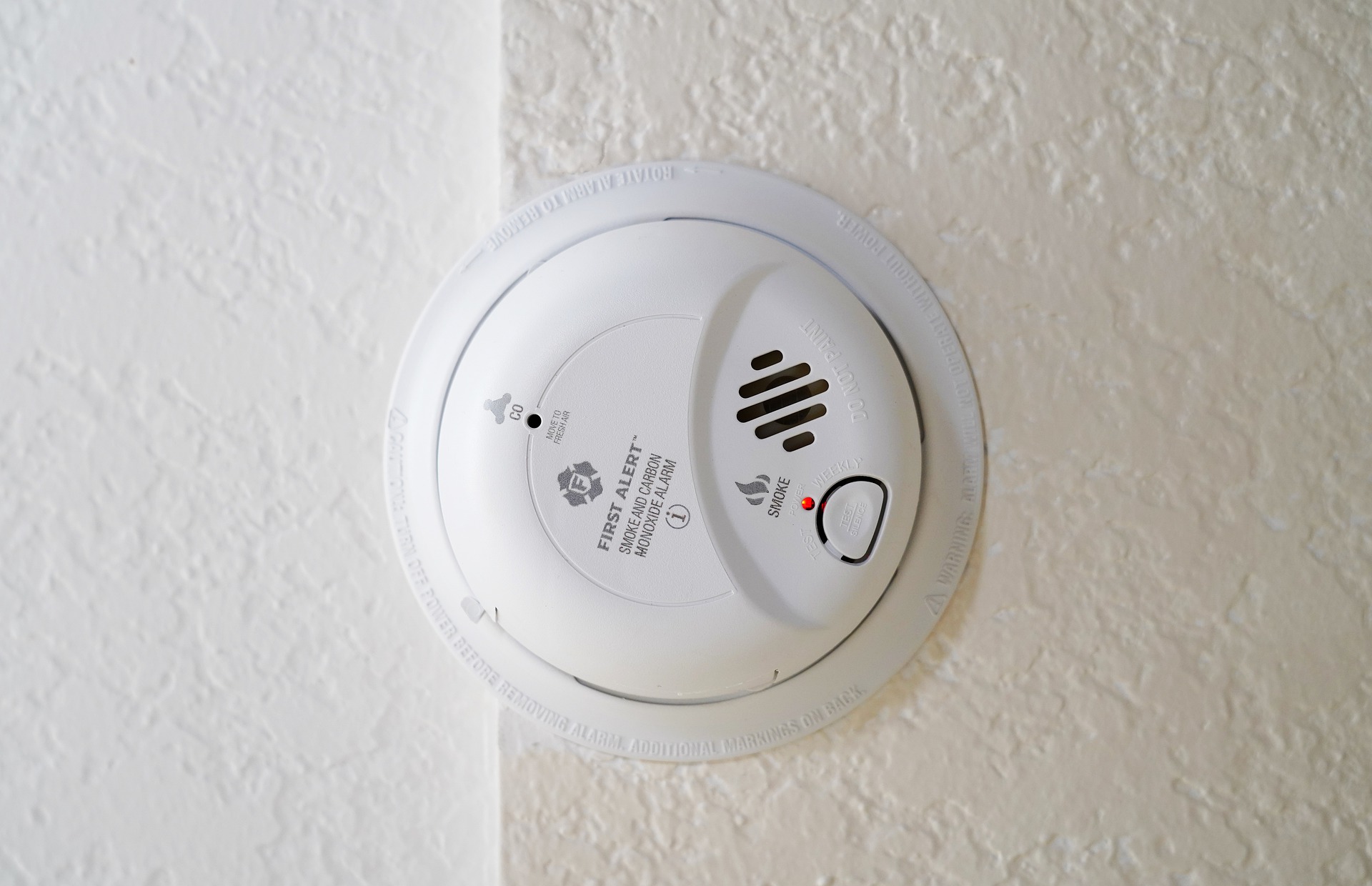 Installed smoke detector